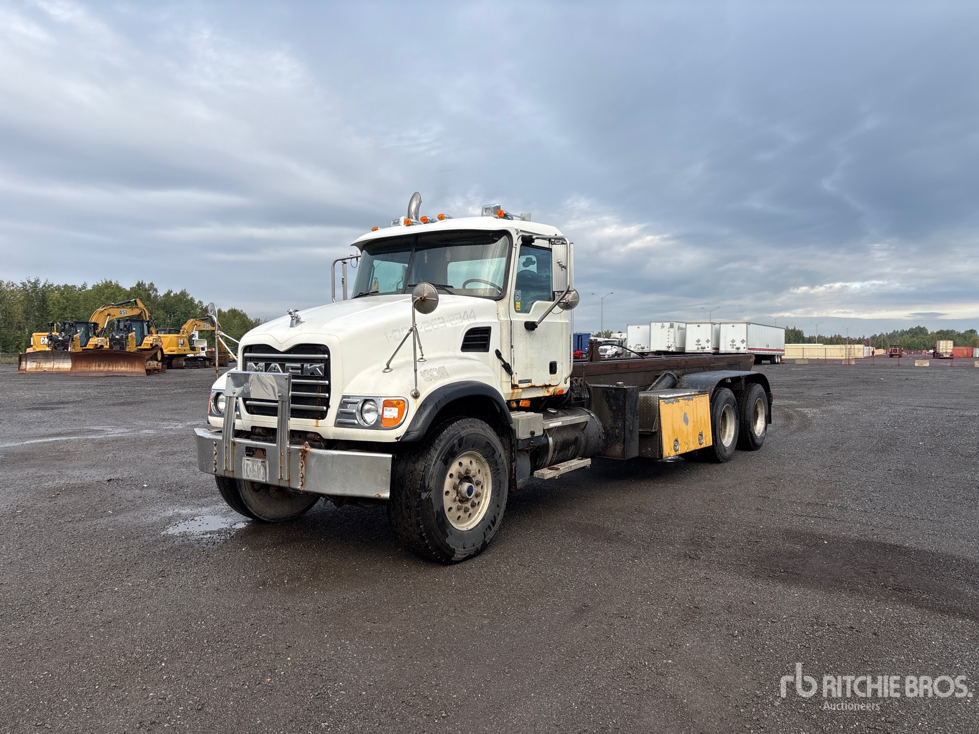 2005 Mack CV713 GRANITE