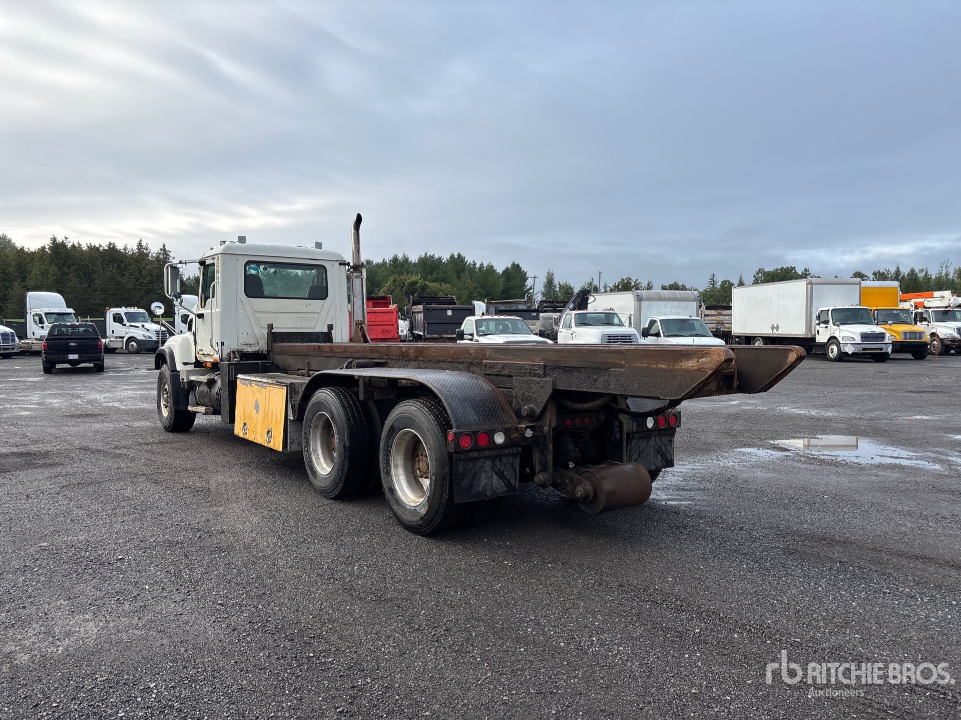 2005 Mack CV713 GRANITE