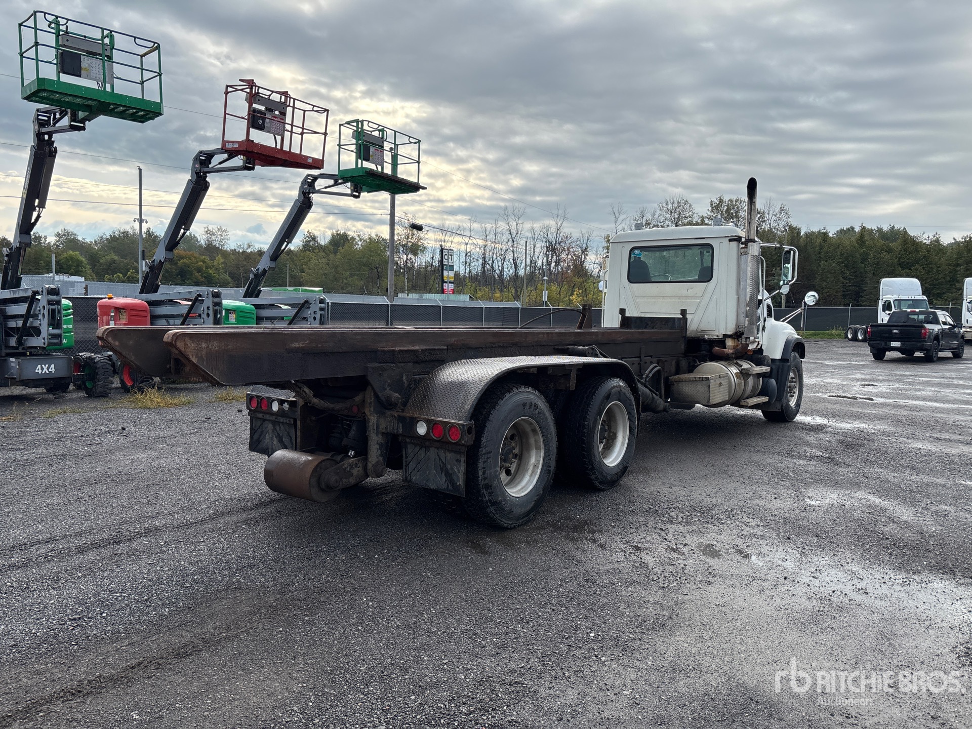 2005 Mack CV713 GRANITE