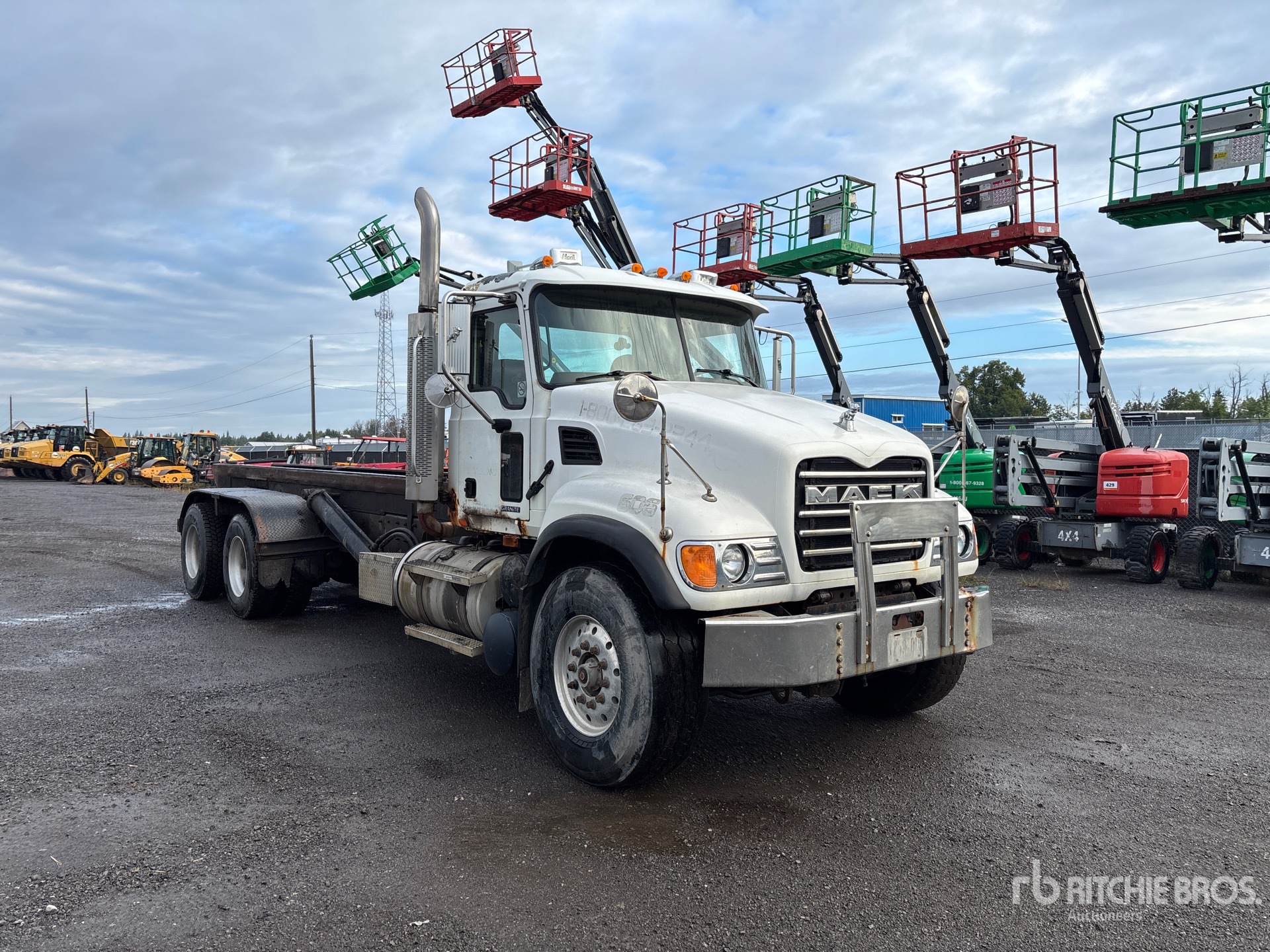 2005 Mack CV713 GRANITE