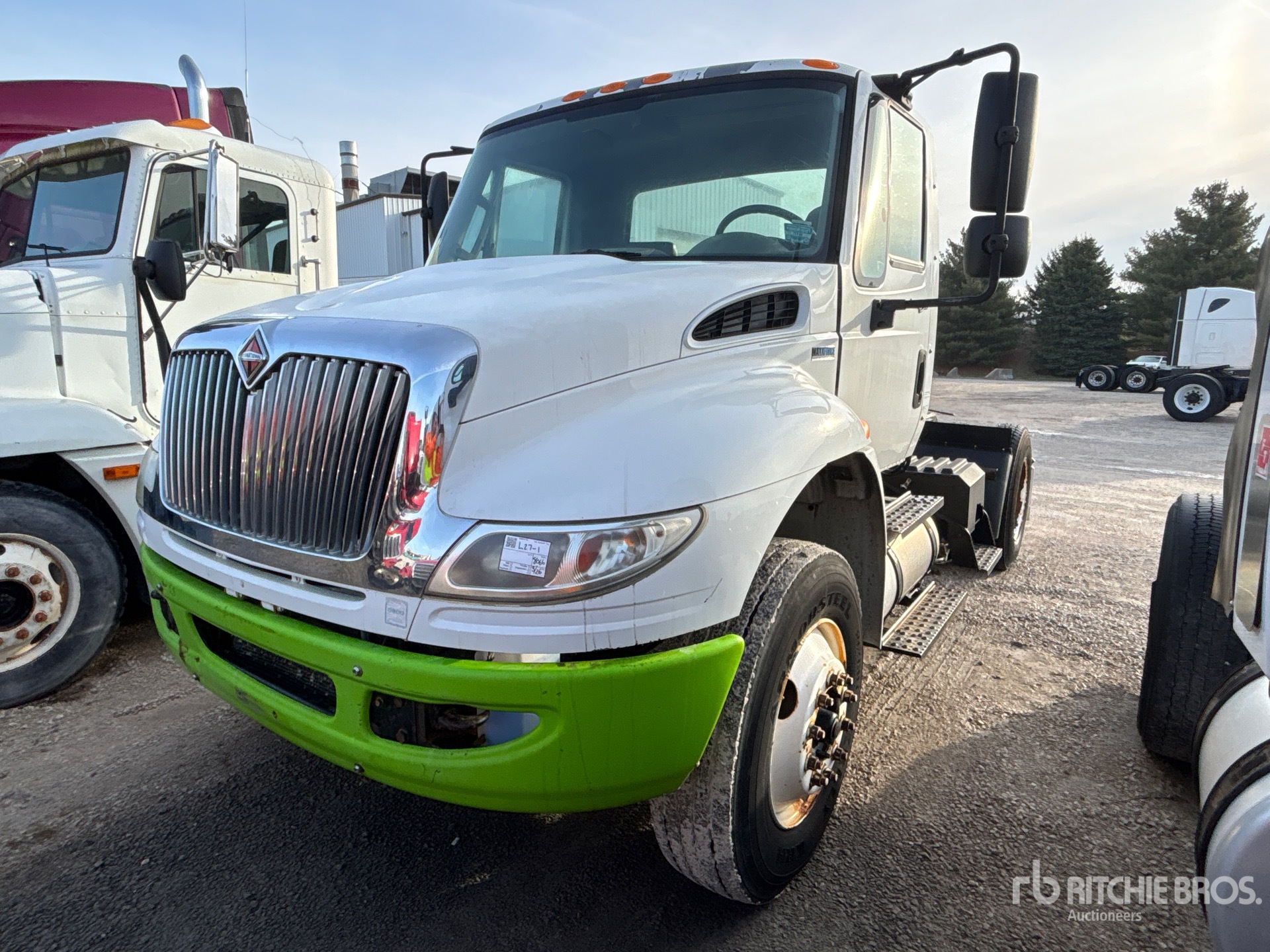 General Appearance with Picture, Left Front Corner