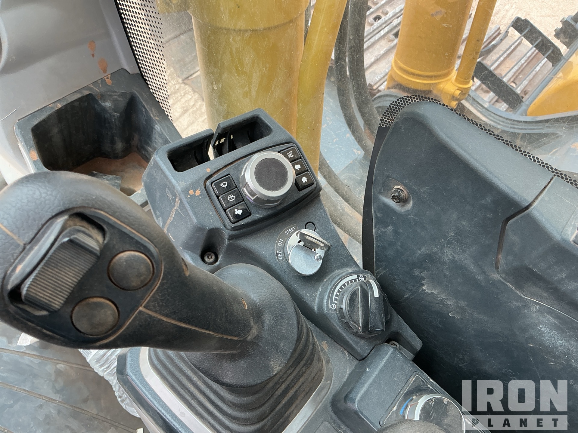 2022 Kobelco SK210LC-11