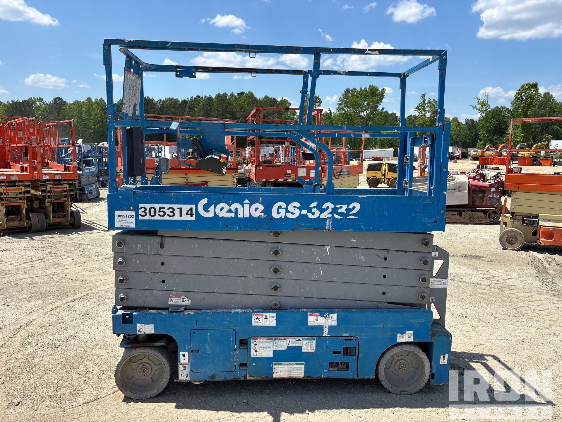 2018 Genie GS-3232