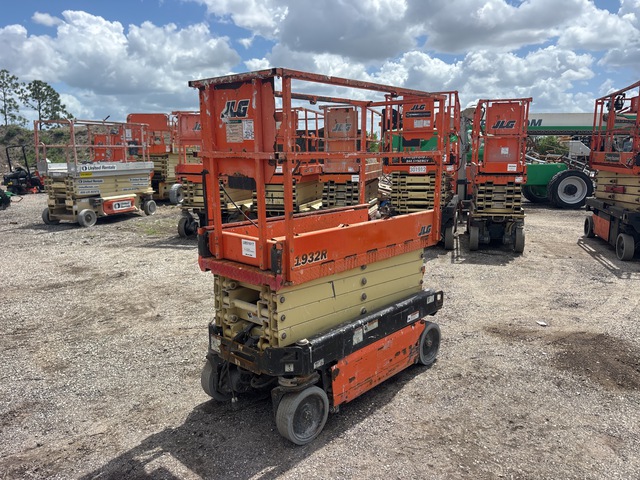 2019 JLG 1932R Electric Scissor Lift