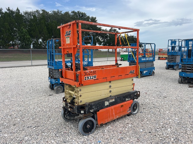 2018 JLG 1932R Electric Scissor Lift