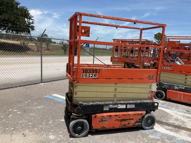 2018 JLG 1932R Electric Scissor Lift
