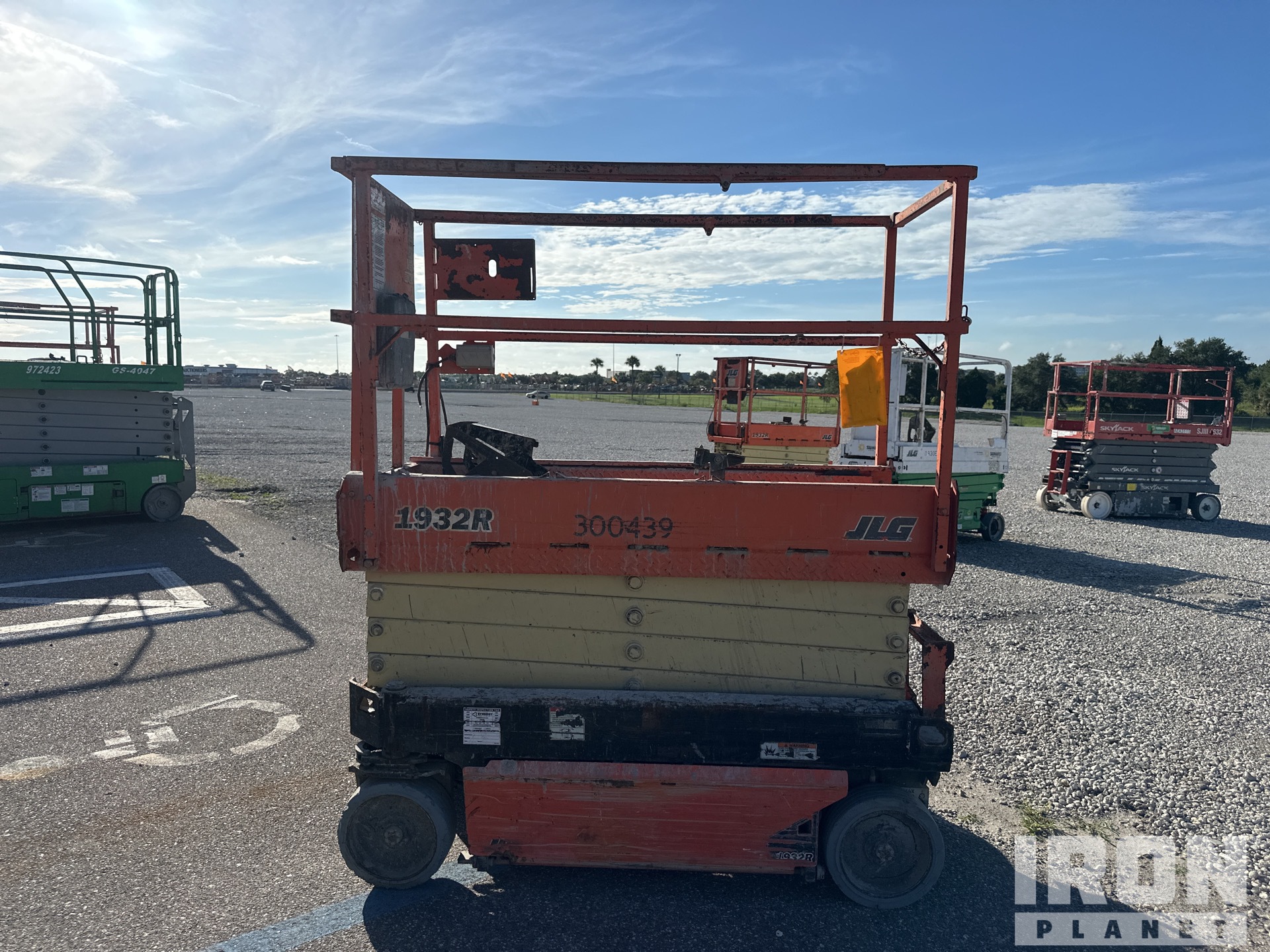 2017 JLG 1932R