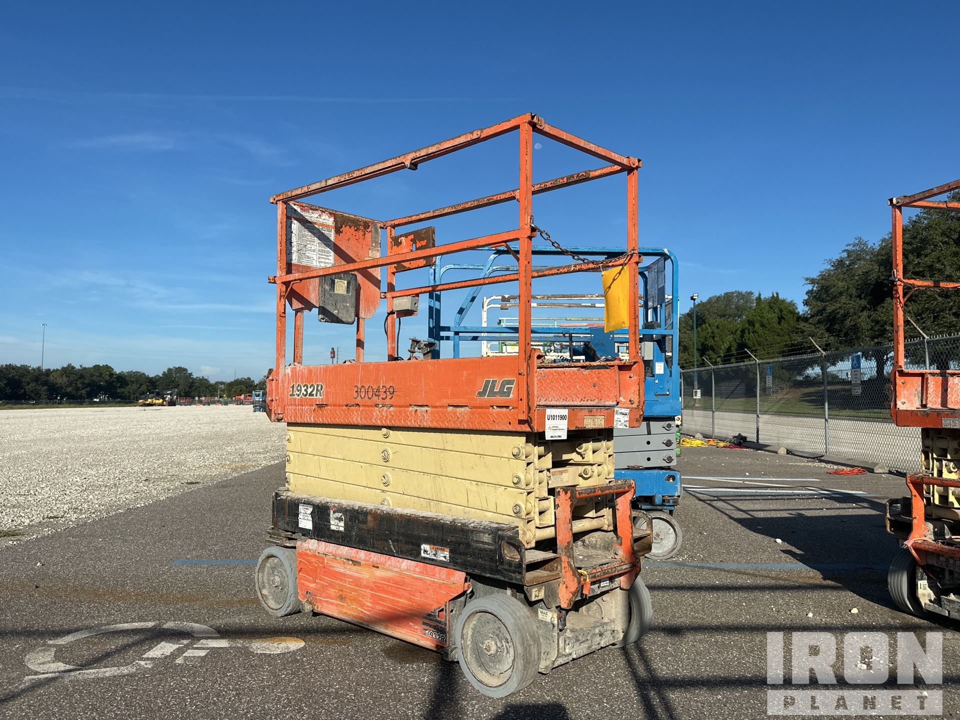 2017 JLG 1932R