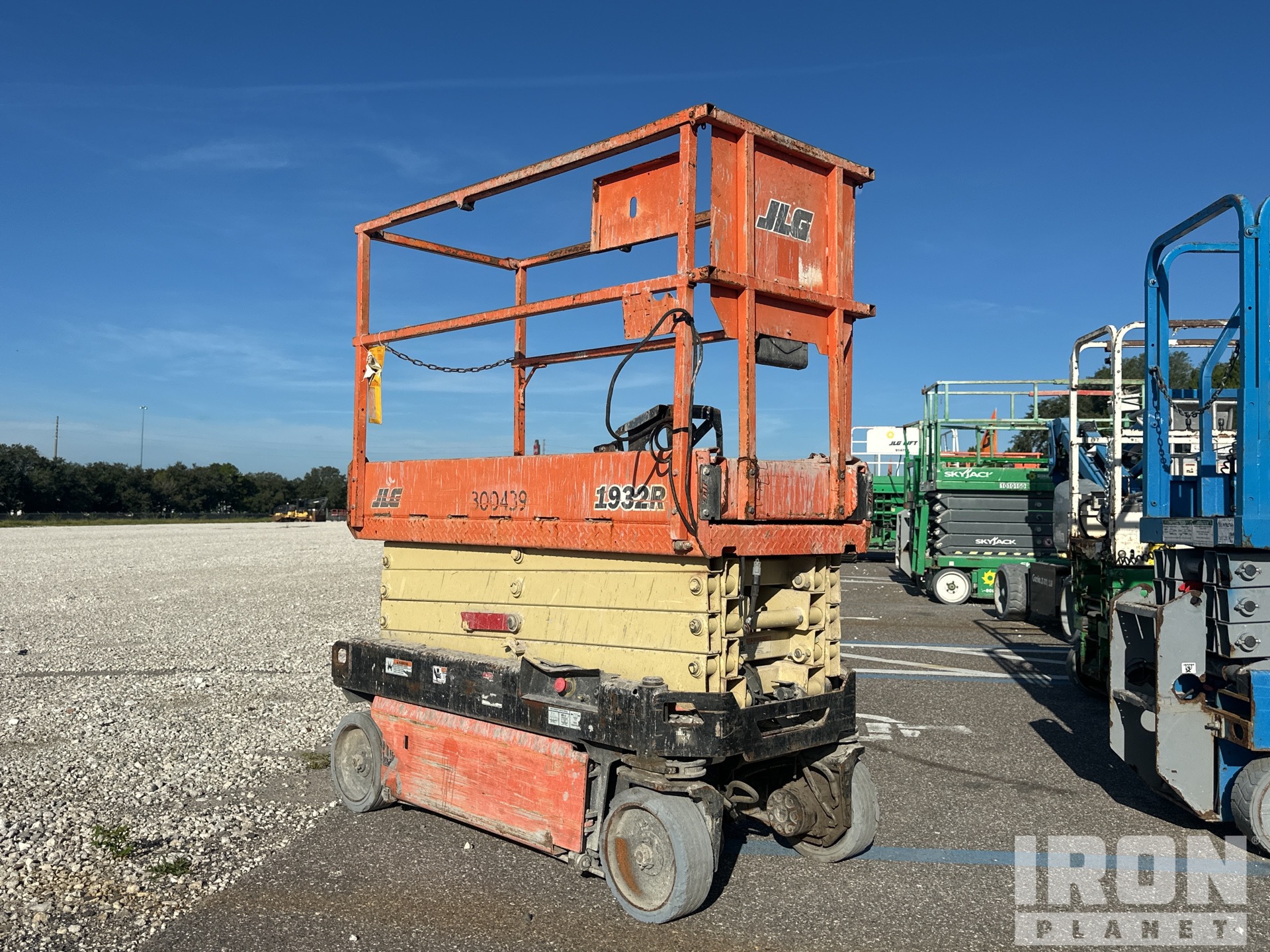 2017 JLG 1932R