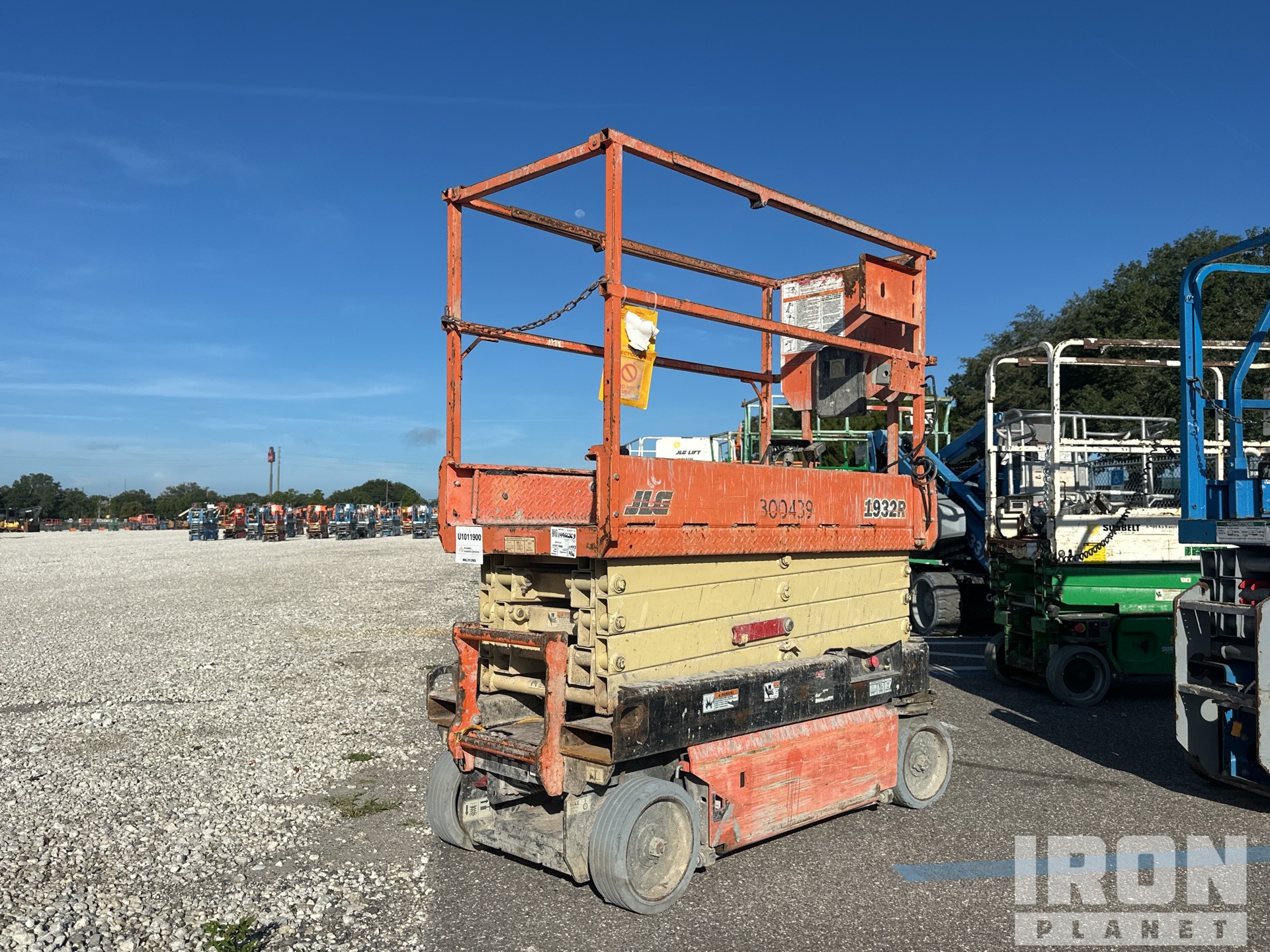 2017 JLG 1932R