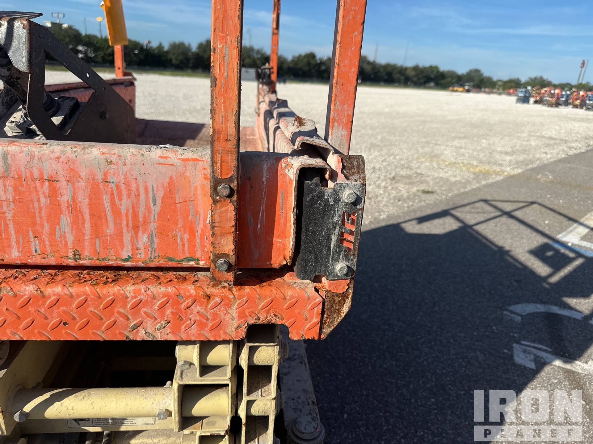 2017 JLG 1932R