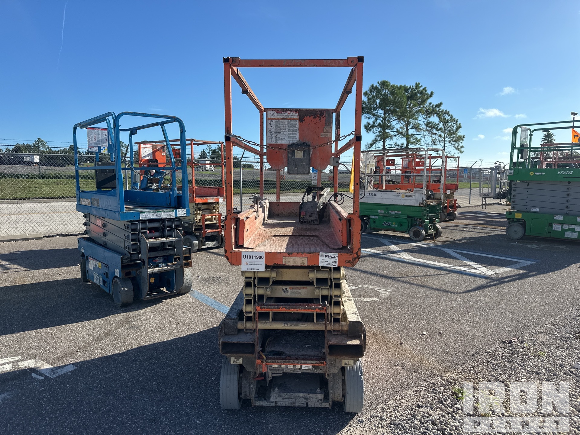 2017 JLG 1932R