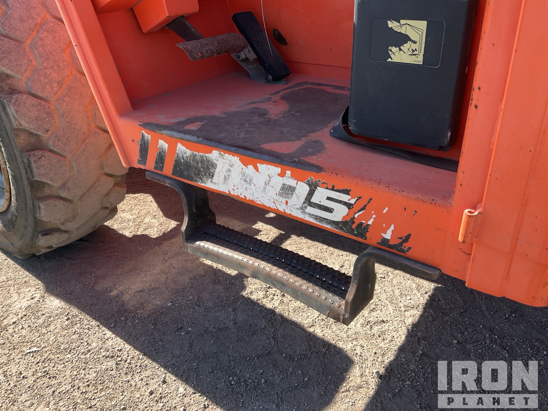 2018 JLG 10054