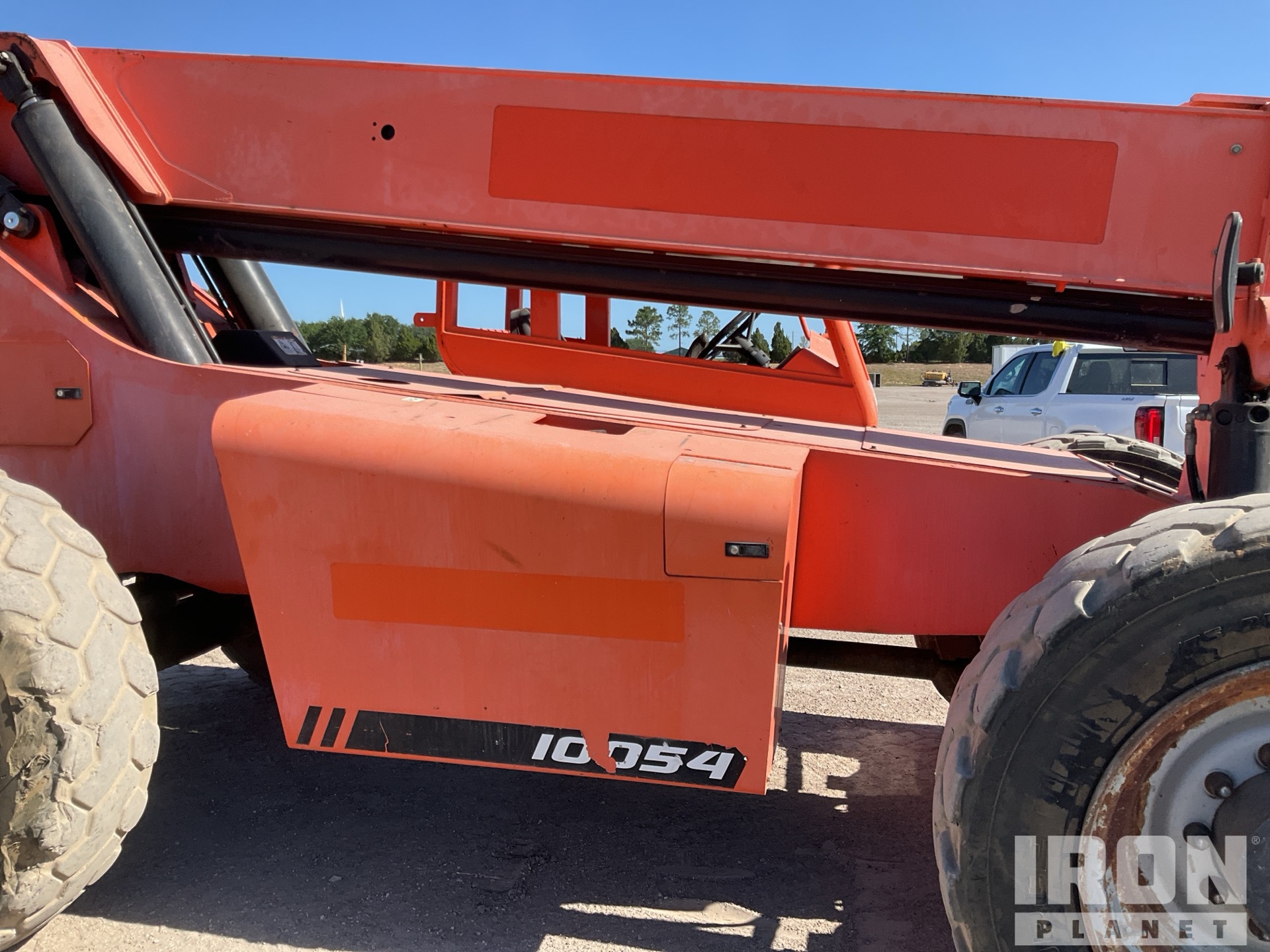 2018 JLG 10054