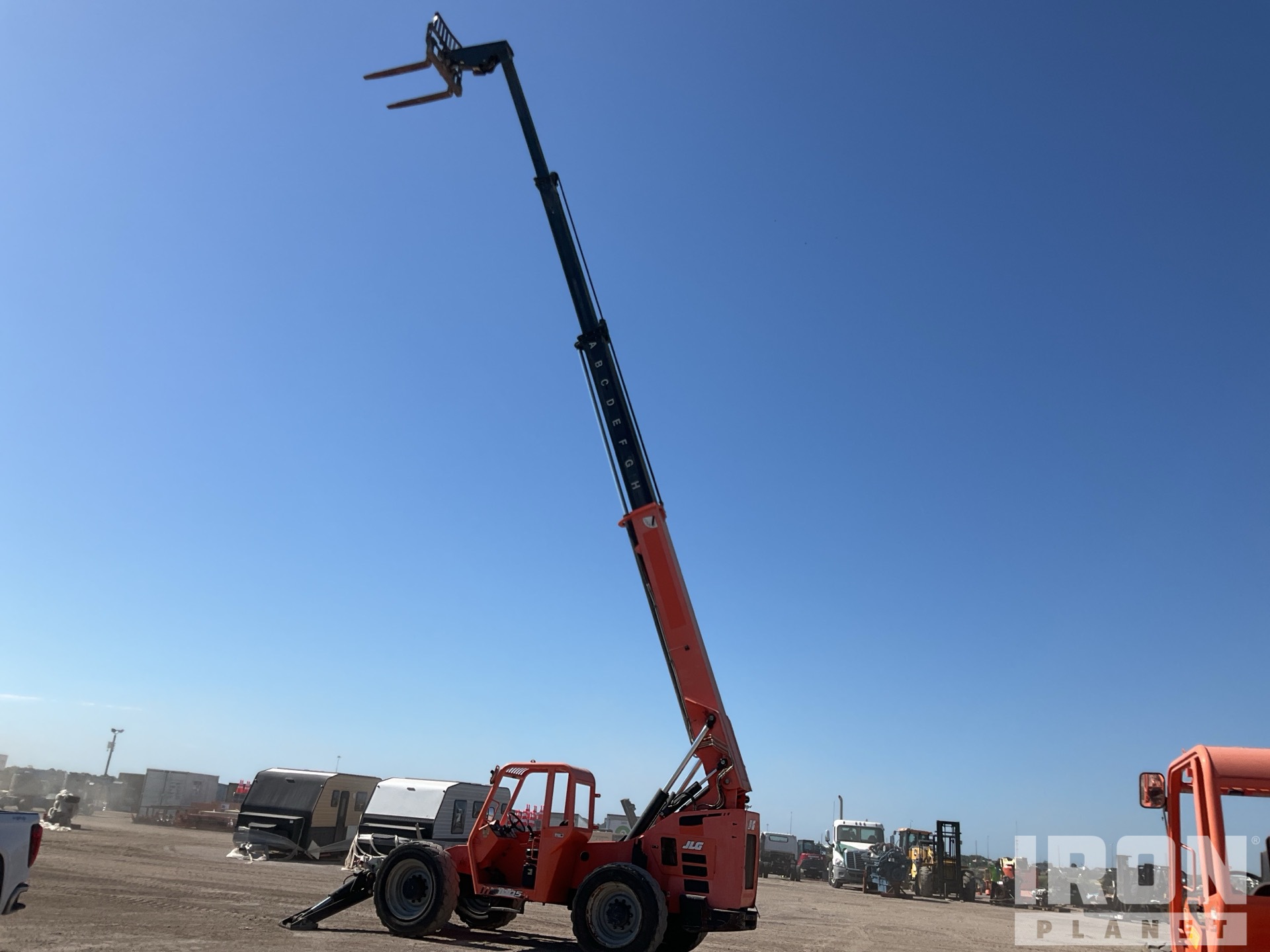 2018 JLG 10054