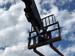 Hydraulics with Carriage Tilt Cylinder