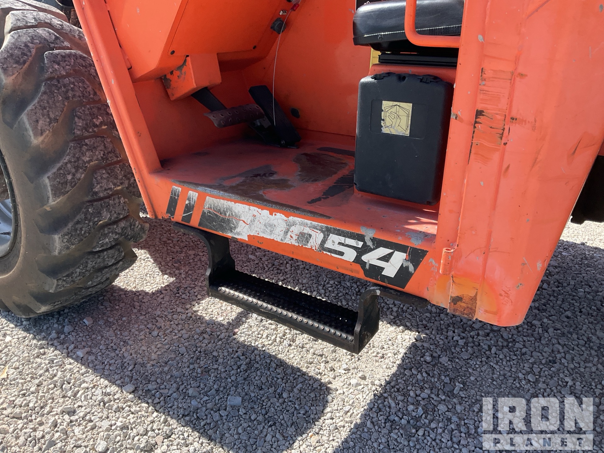 2018 JLG 10054