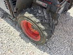 Podwozie with Right Front Tire
