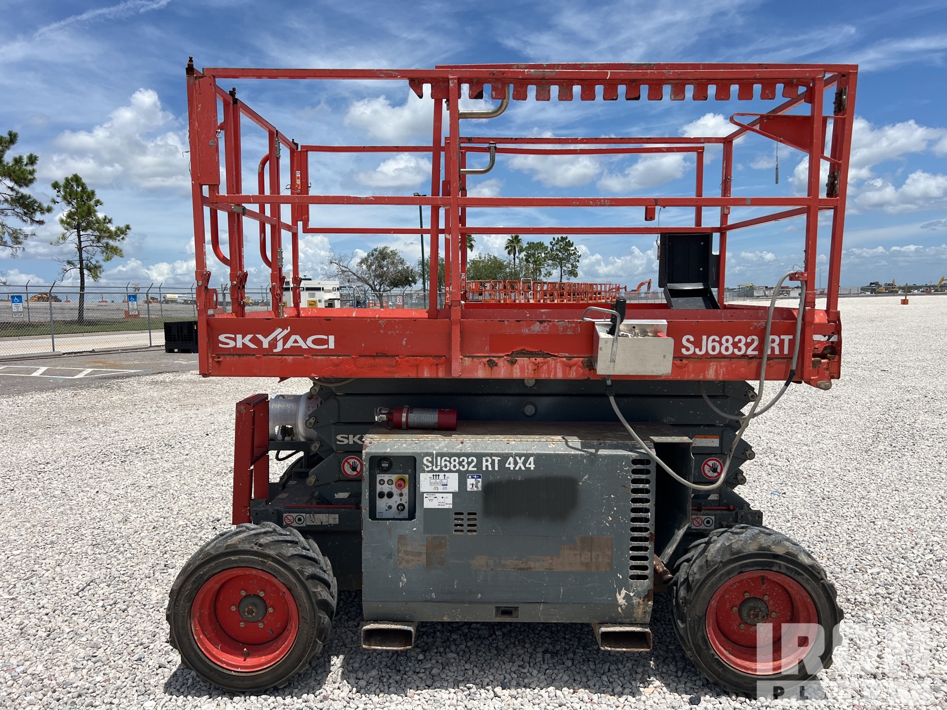 2018 Skyjack SJ6832RT