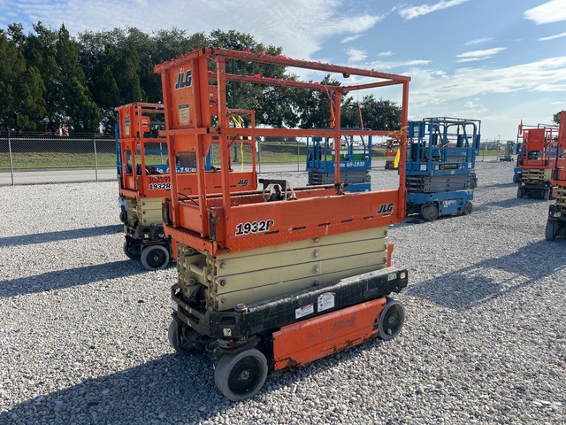 2018 JLG 1932R Electric Scissor Lift