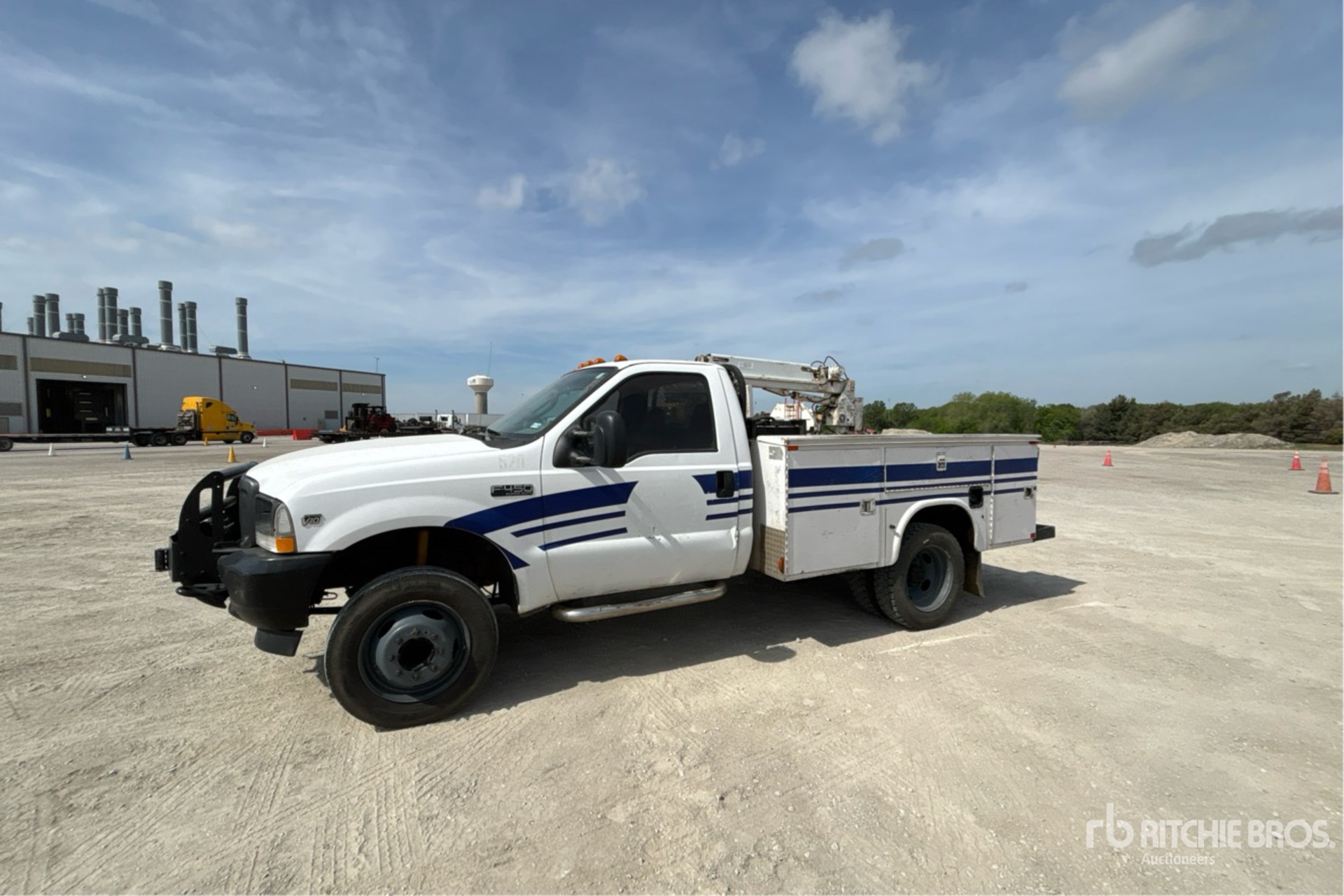 General Appearance with Picture, Left Front Corner