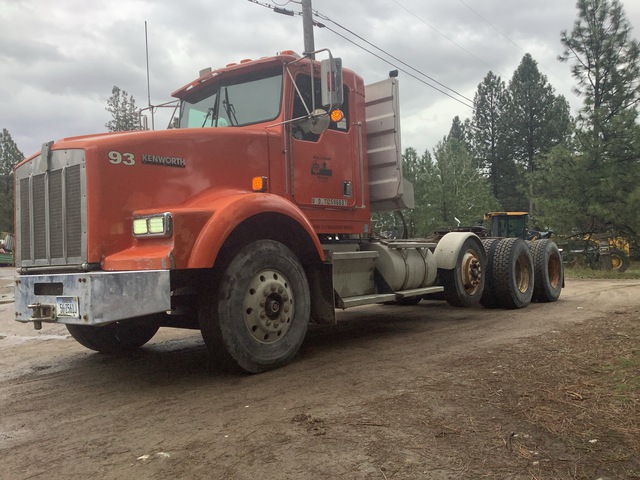 1999 Kenworth T800 6x4 T/A Day Cab Truck Tractor