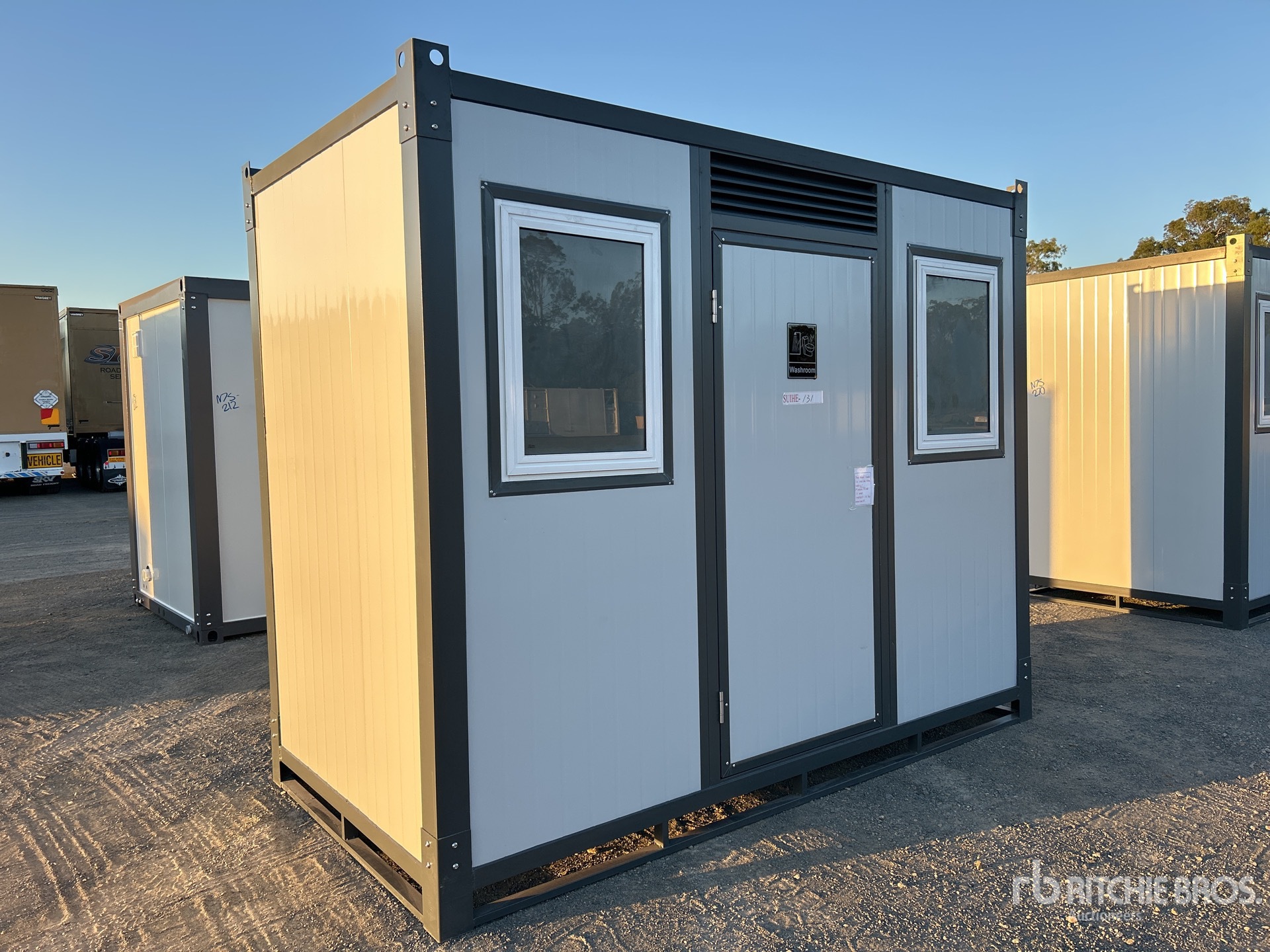 General Appearance with Picture, Right Front Corner