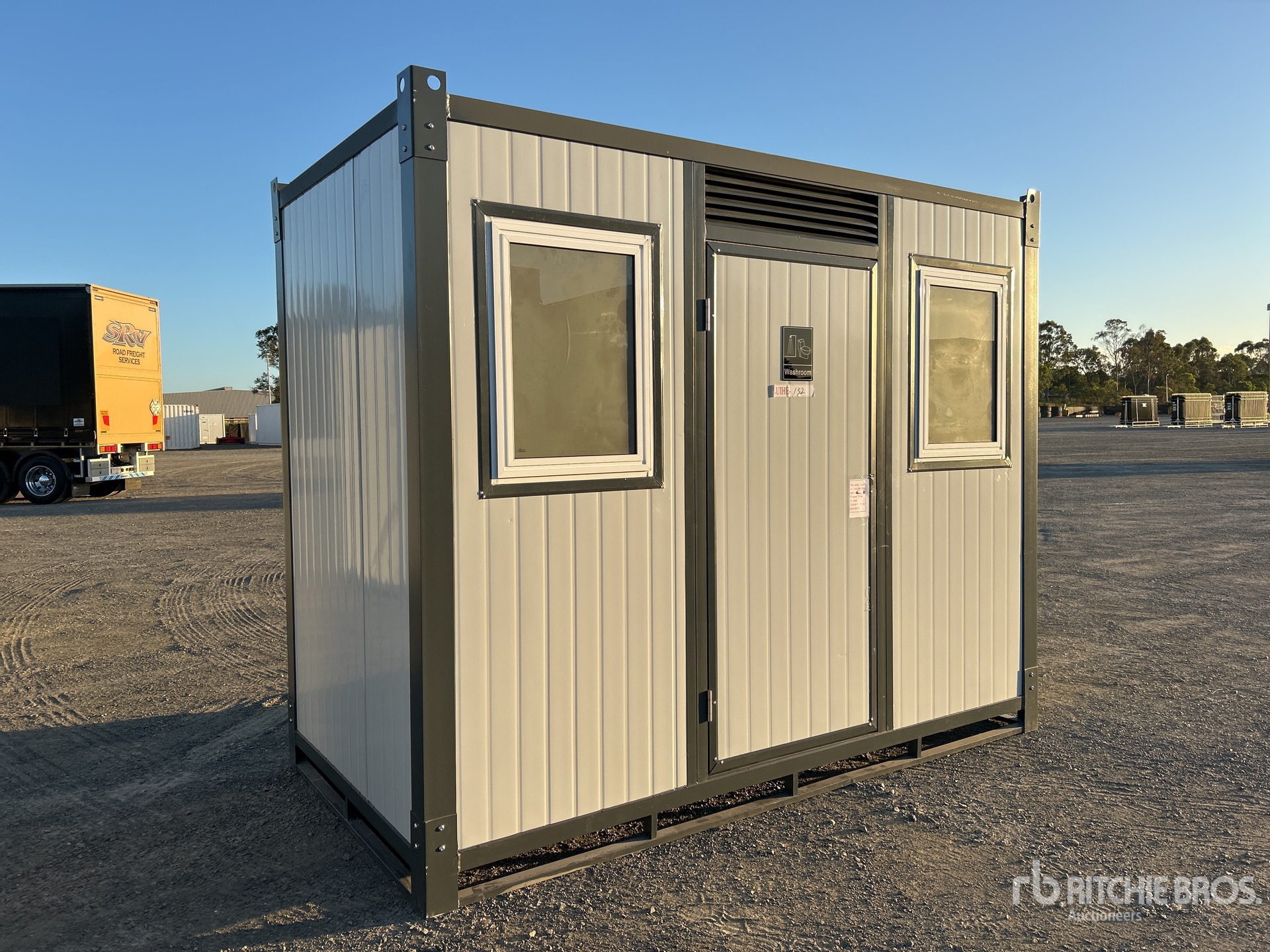 General Appearance with Picture, Right Front Corner