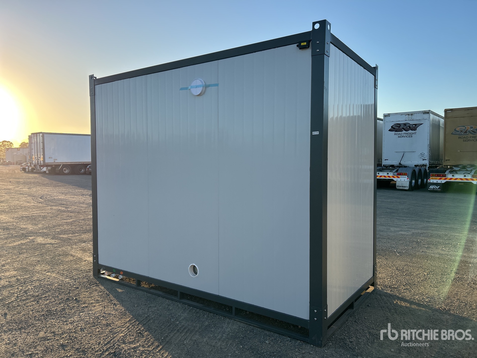 General Appearance with Picture, Right Rear Corner