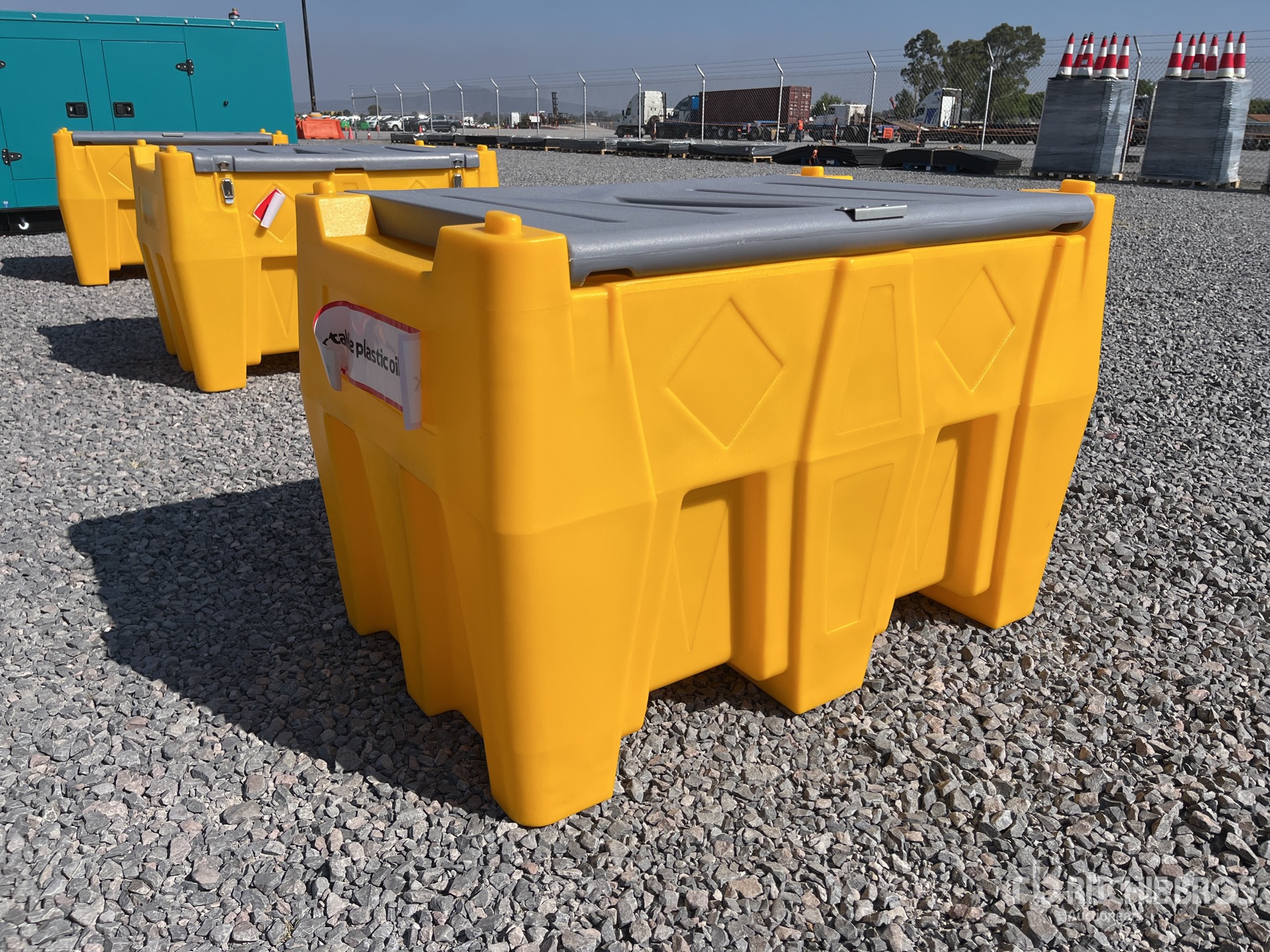 General Appearance with Foto, angolo anteriore sinistro