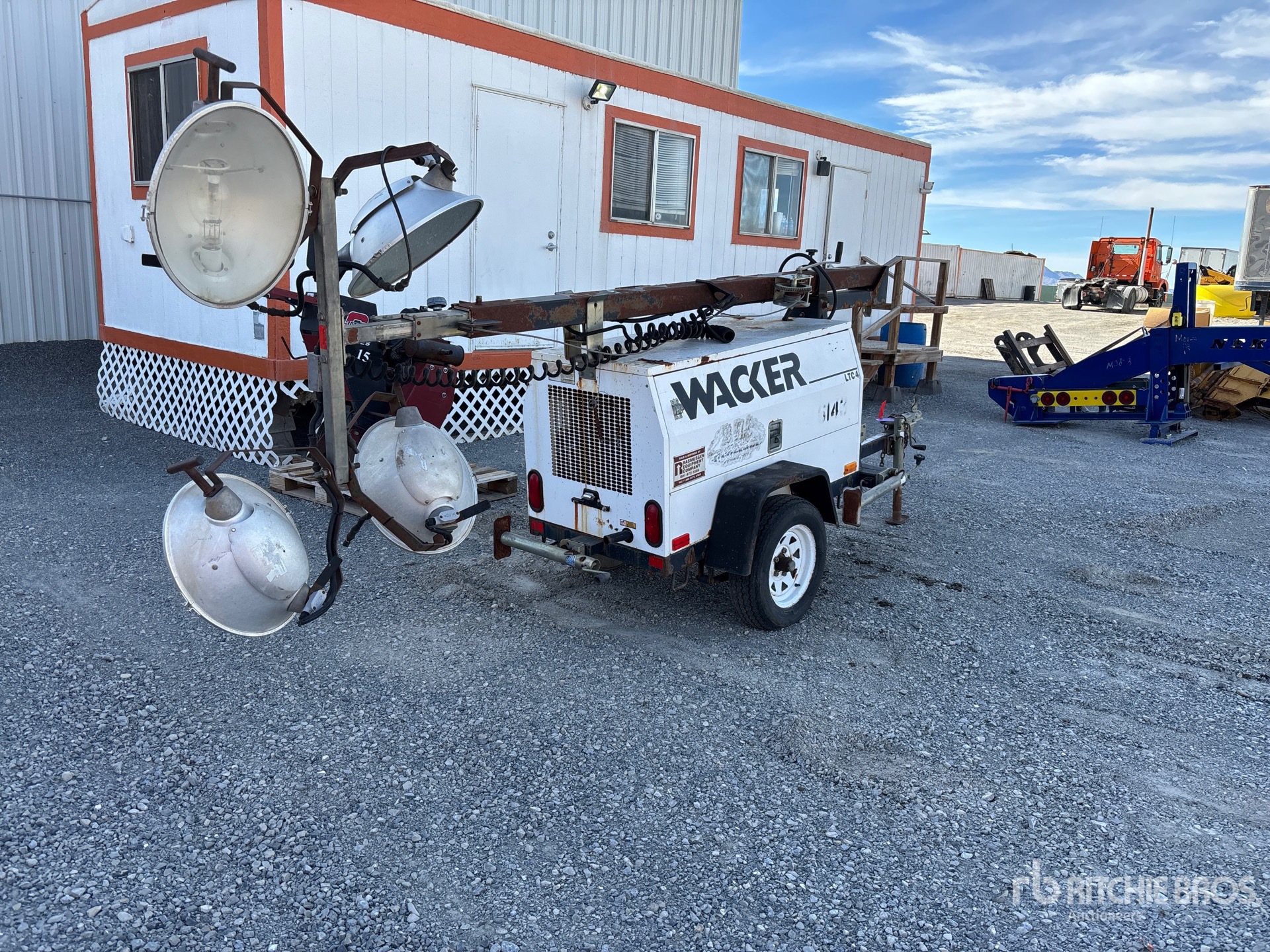 General Appearance with Picture, Right Rear Corner