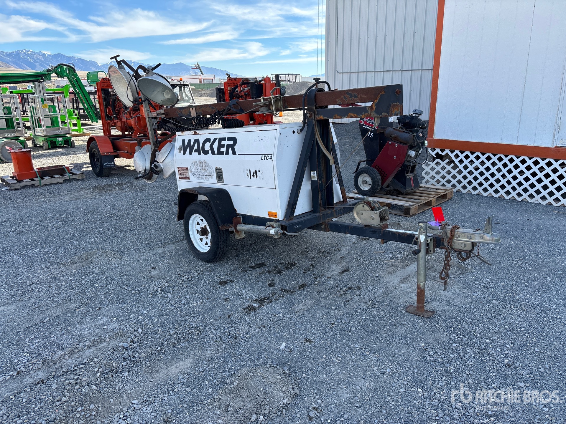 General Appearance with Picture, Right Front Corner