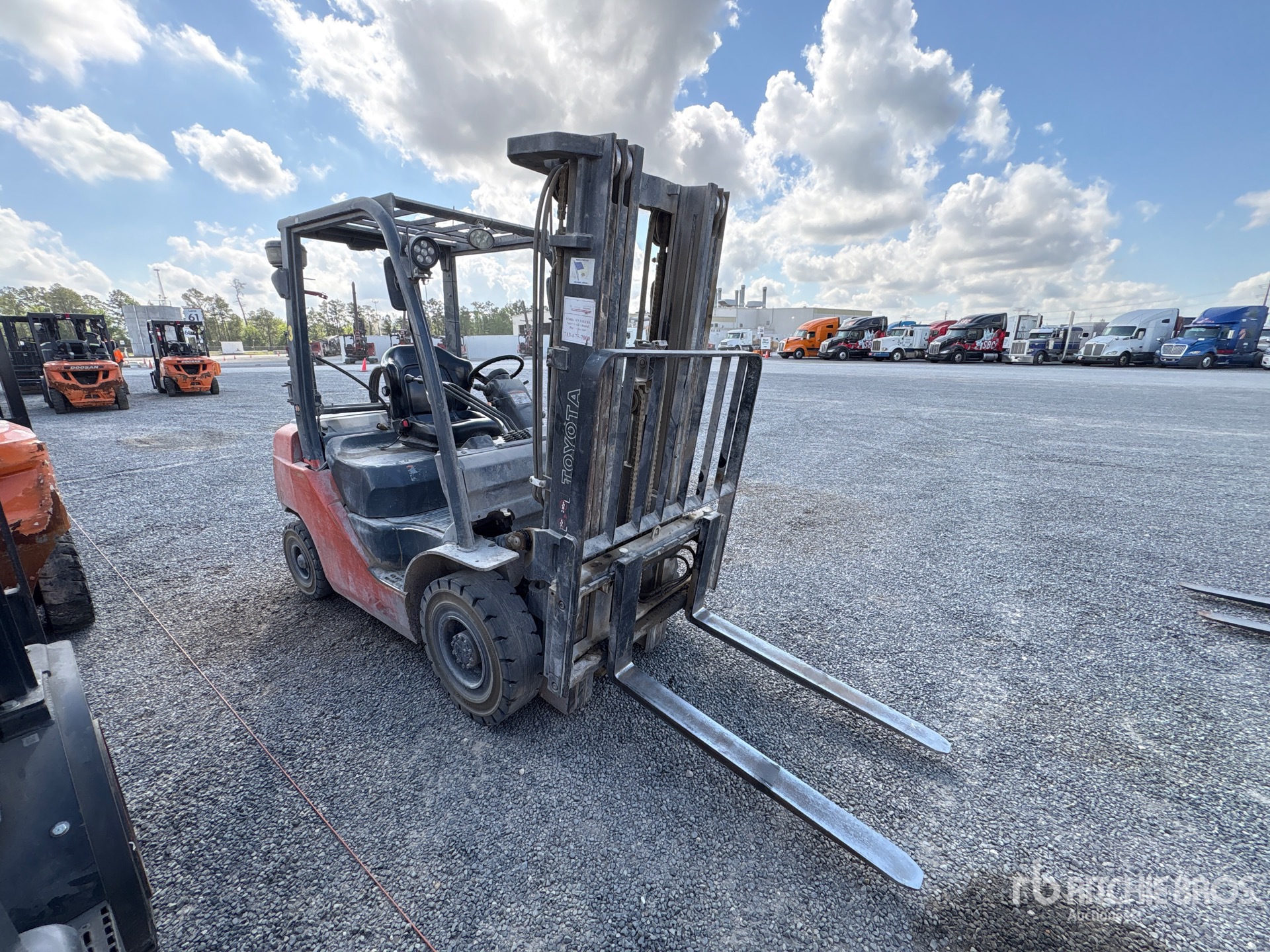 General Appearance with Picture, Right Front Corner