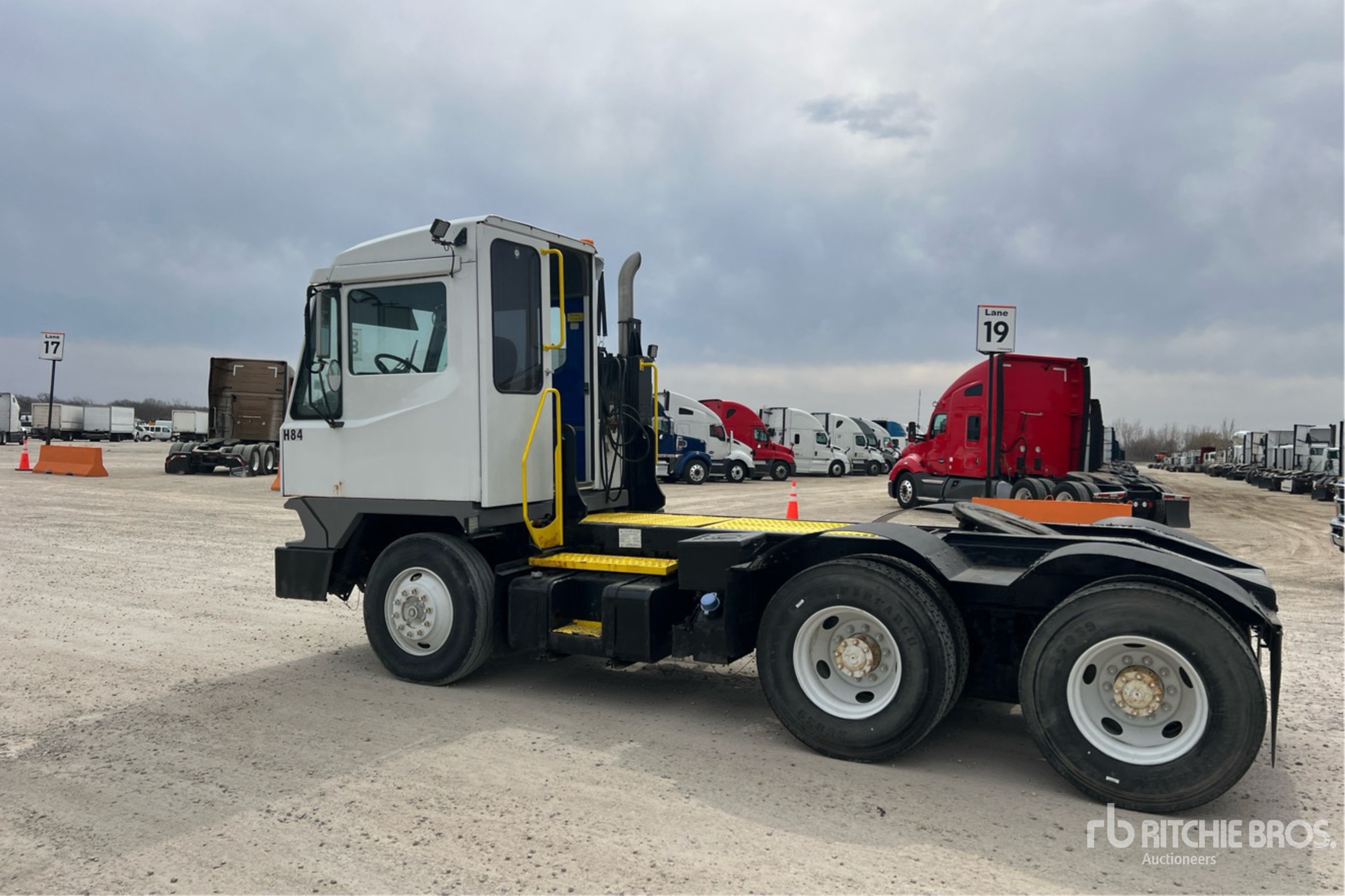 General Appearance with Bild, Ecke hinten links