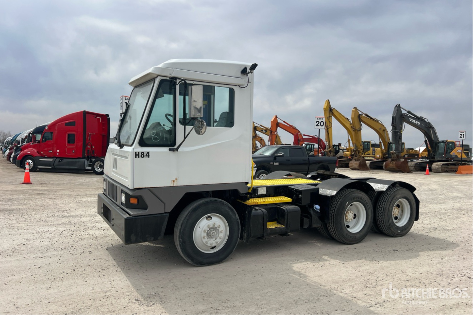 General Appearance with Bild, Ecke vorne links