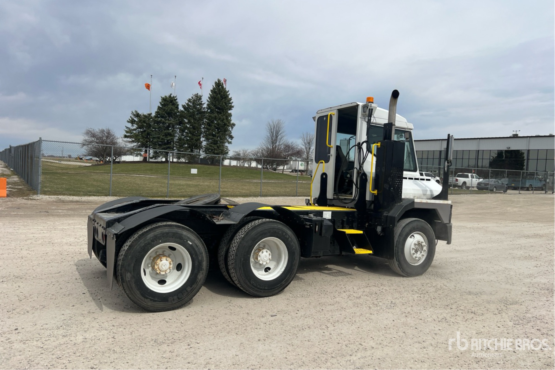 General Appearance with Bild, Ecke hinten rechts