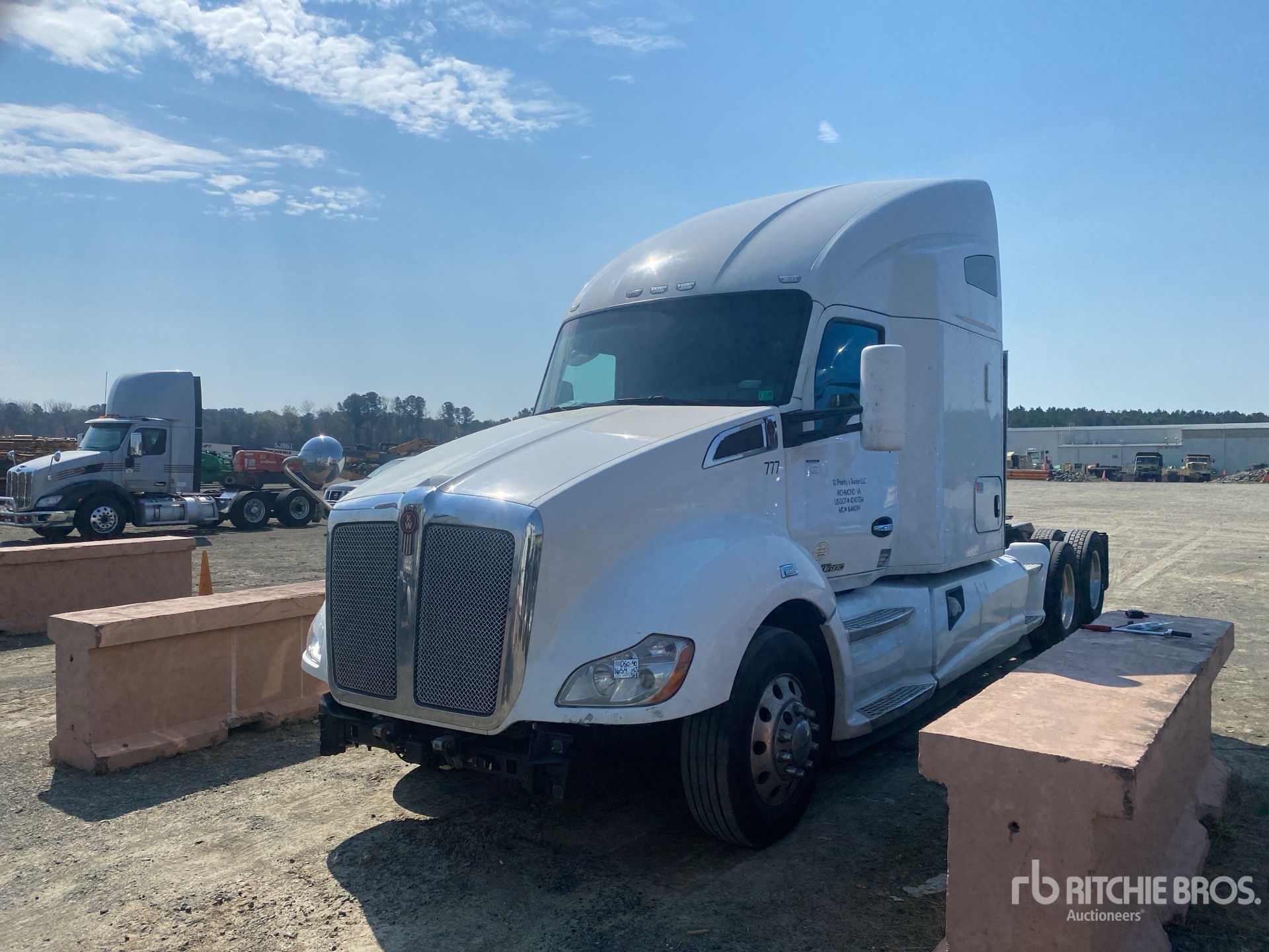 General Appearance with Picture, Left Front Corner