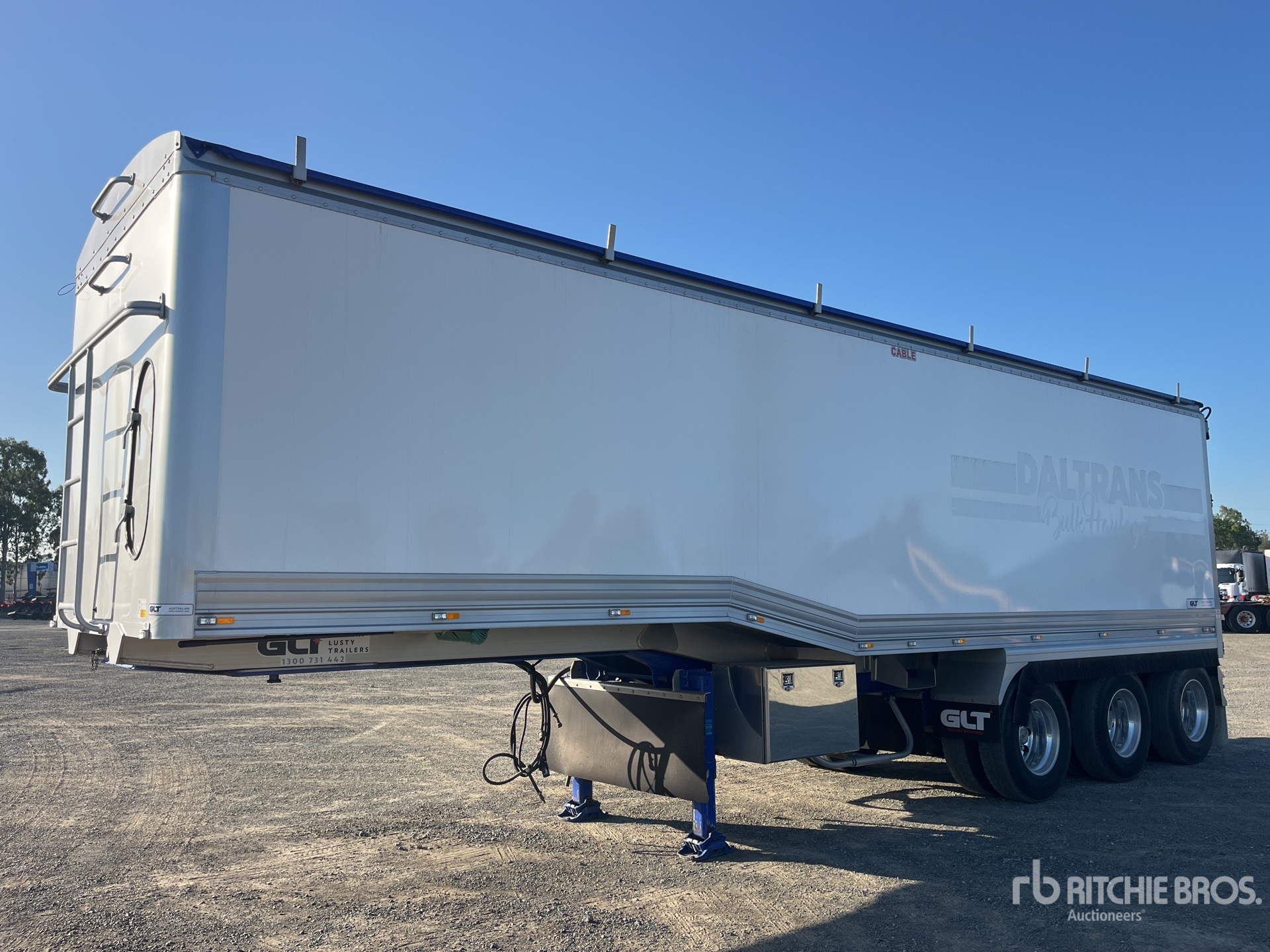 General Appearance with Foto, angolo anteriore destro