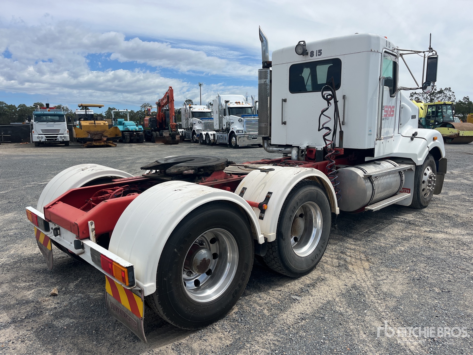 General Appearance with Bild, Ecke hinten links