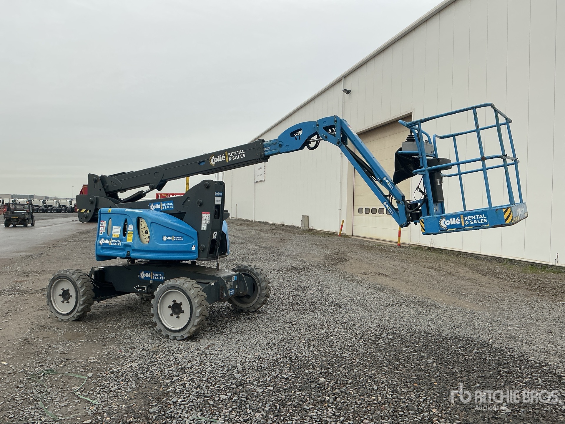 General Appearance with Picture, Left Rear Corner