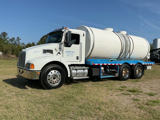 2007 Kenworth T300 4x2 Tanker Truck