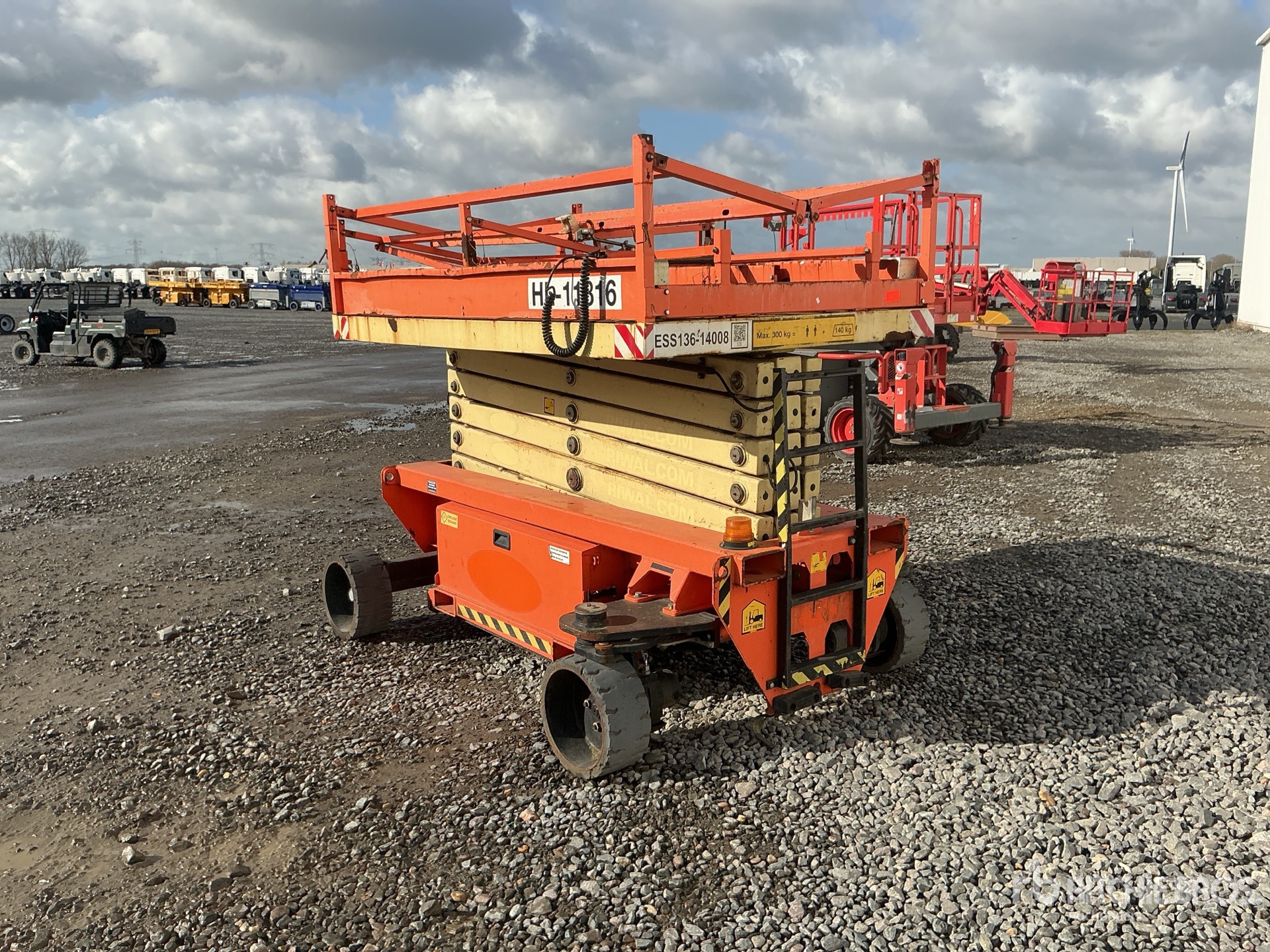 General Appearance with Picture, Right Front Corner