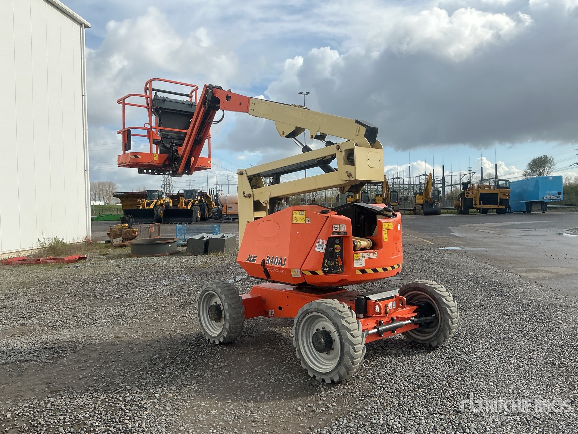 General Appearance with Picture, Right Front Corner