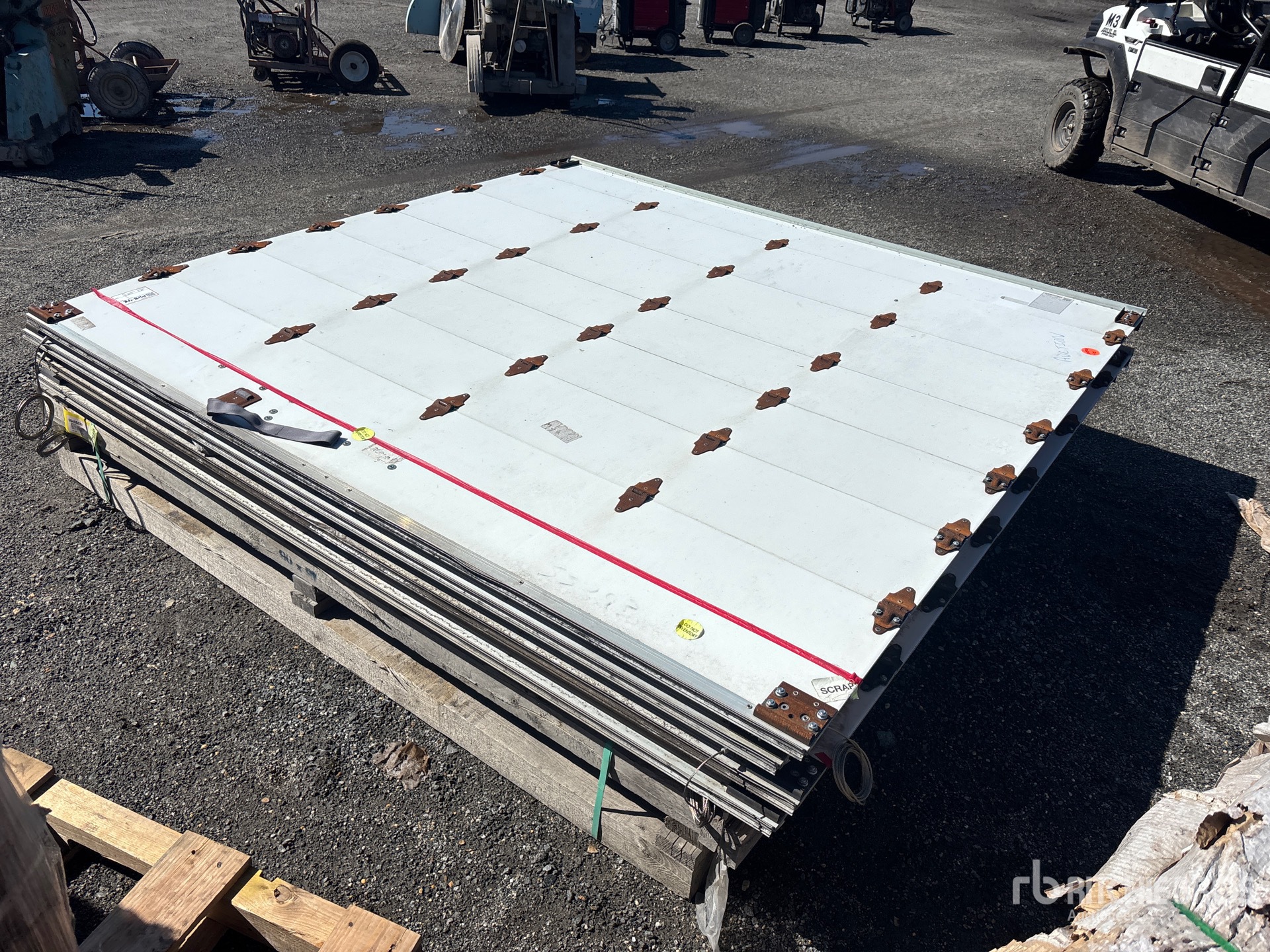 General Appearance with Bild, Ecke hinten rechts