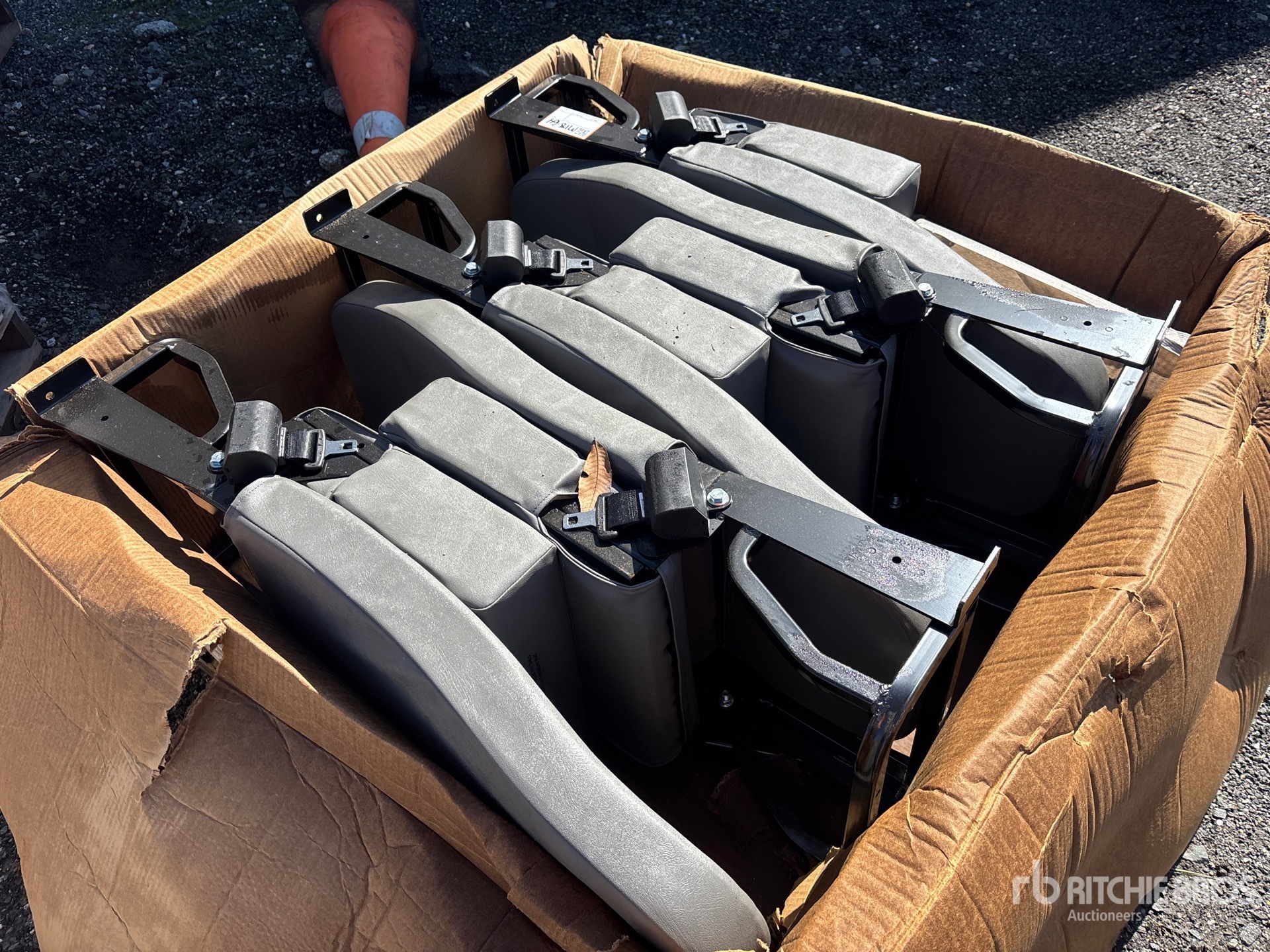 General Appearance with Bild, Ecke vorne rechts