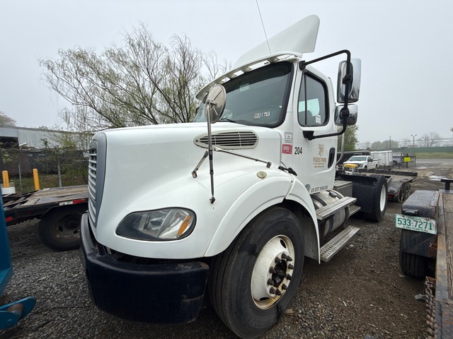 2013 Freightliner M2 S/A Day Cab Truck Tractor (Inoperable)