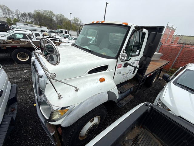 2004 International 7400 4x4 Flatbed Truck (Inoperable)