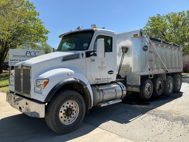 2019 Kenworth T880 Wide Hood 10x4 T/A Dump Truck