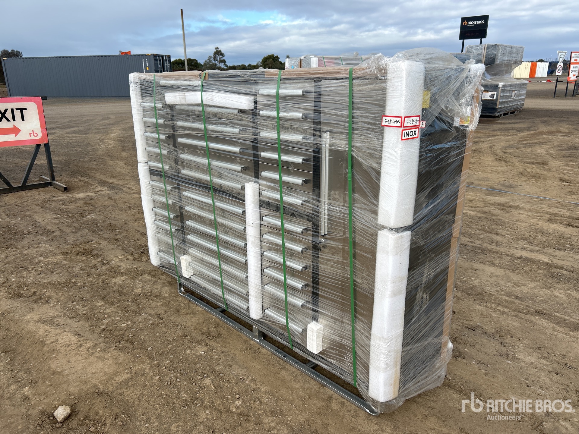 General Appearance with Picture, Left Front Corner