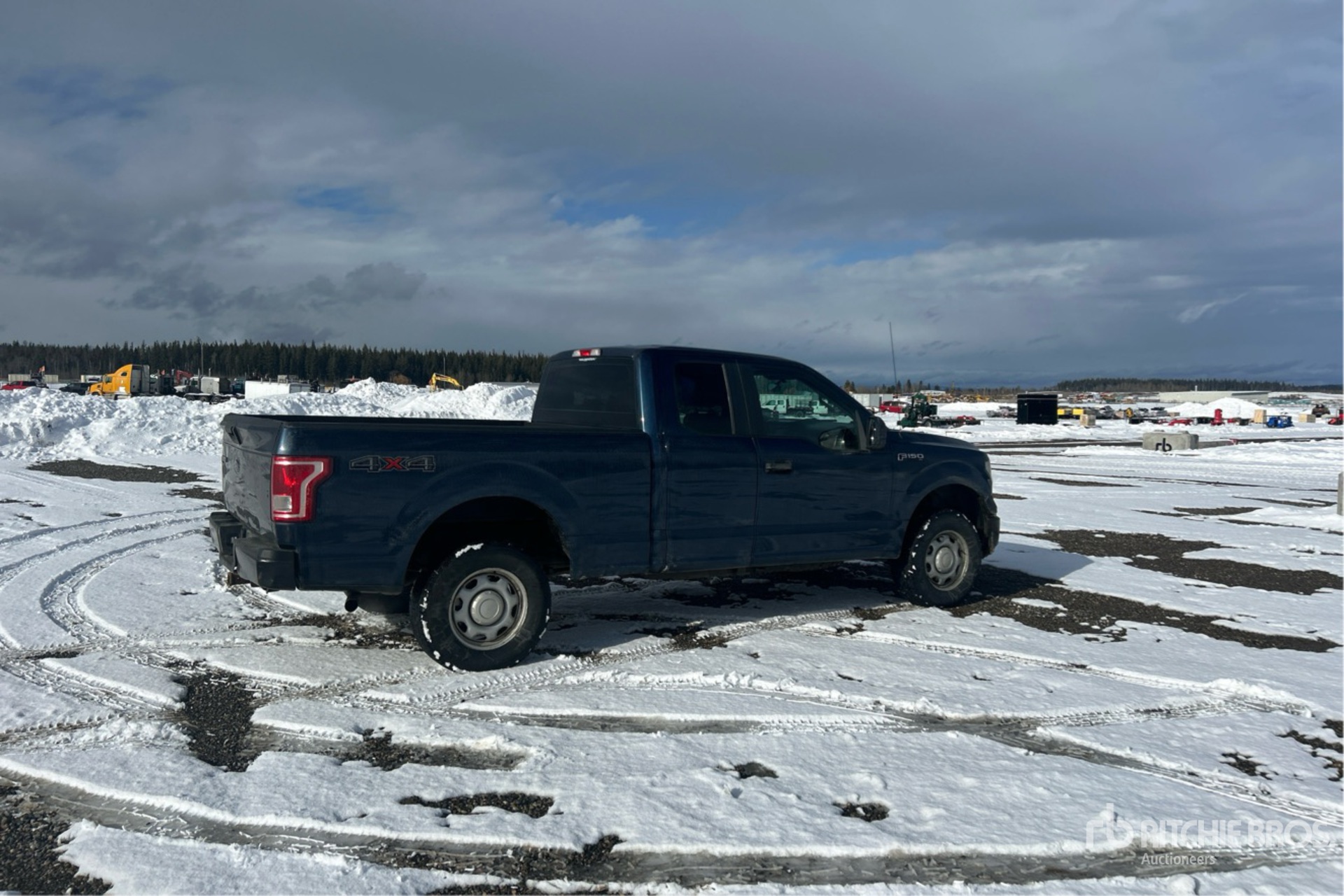 General Appearance with Imagen: esquina trasera derecha